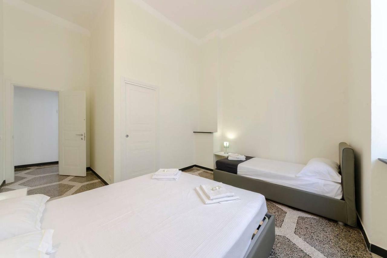 Joivy Elegant Flat For 7, In The Heart Of Genoa Appartement Buitenkant foto