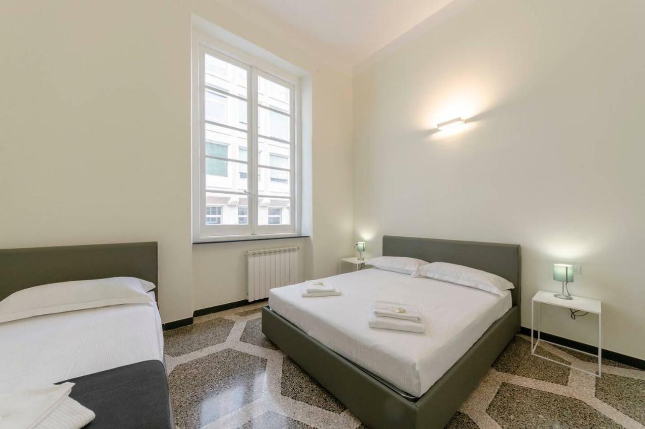 Joivy Elegant Flat For 7, In The Heart Of Genoa Appartement Buitenkant foto
