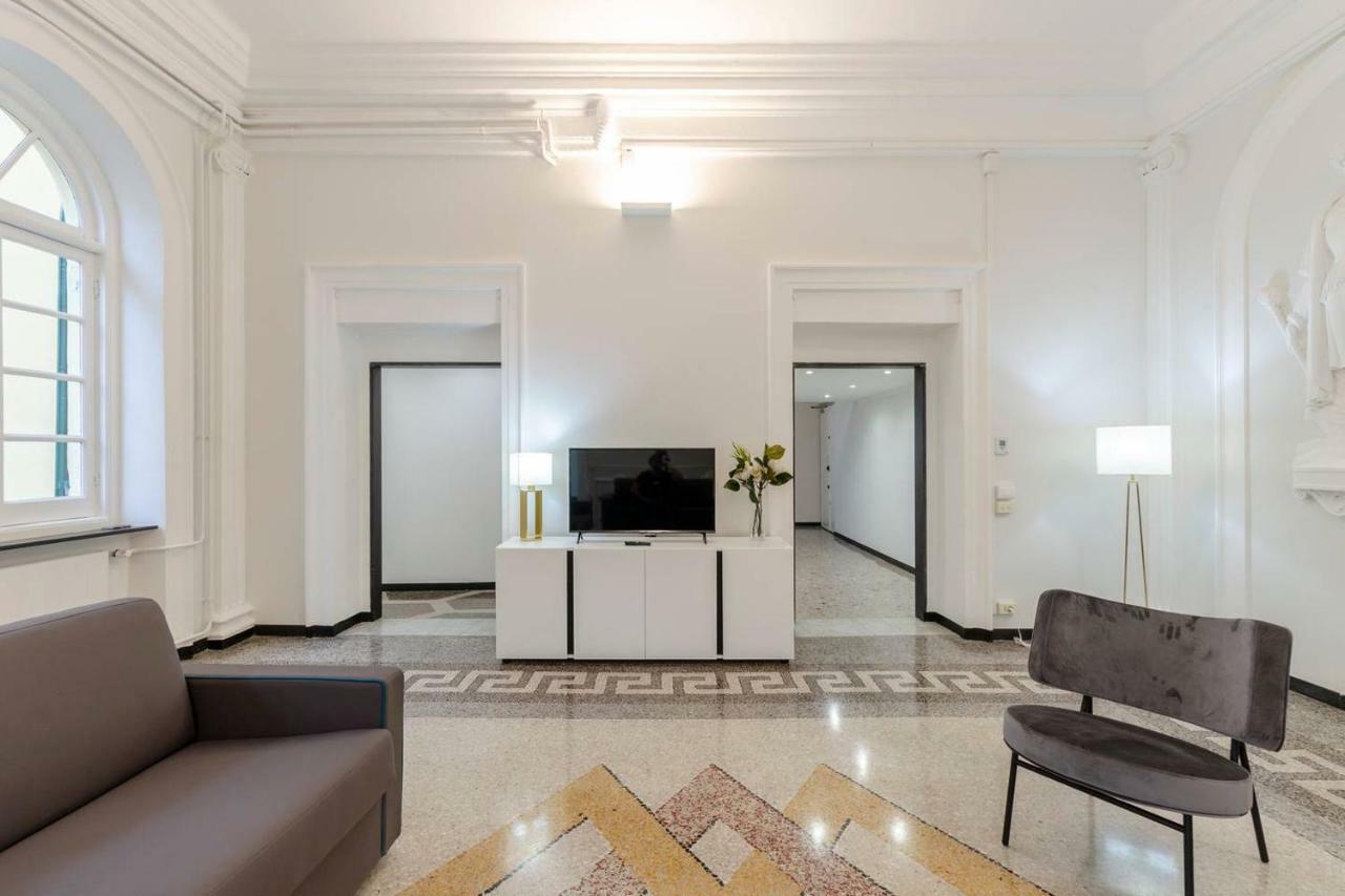 Joivy Elegant Flat For 7, In The Heart Of Genoa Appartement Buitenkant foto