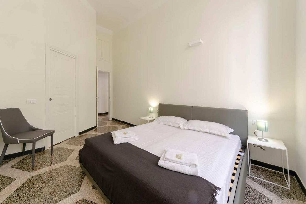 Joivy Elegant Flat For 7, In The Heart Of Genoa Appartement Buitenkant foto