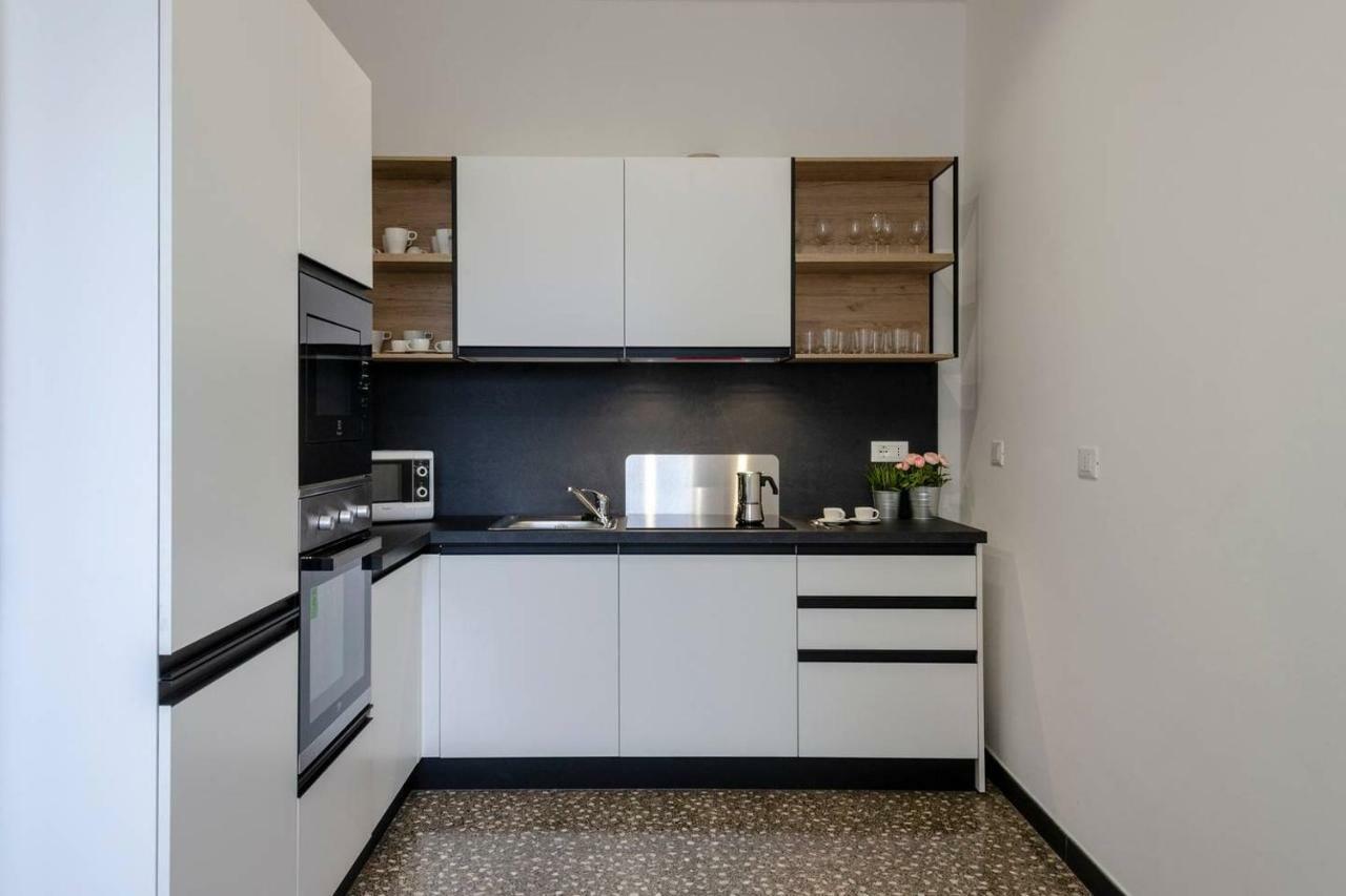 Joivy Elegant Flat For 7, In The Heart Of Genoa Appartement Buitenkant foto